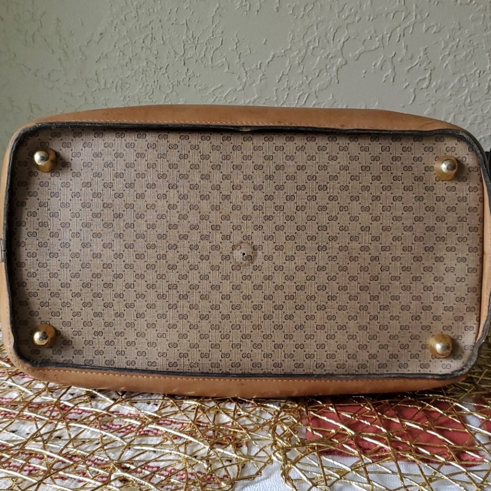 Authentic Gucci Weekend Bag - Picture 15 of 16